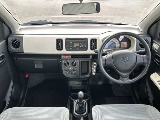 スズキ アルト F 山形県 2017(平29)年 8.7万km シルキーシルバーメタリック ４WD/5速MT/横滑り防止装置/純正オーディオ/（AM/FM/CD/AUX）/D席シートヒーター/スペアキー/社外14インチアルミホイール/純正フロアマット/純正ゴムマット車載/ドアバイザー/スチールホイールサマータイヤ4本車載/（145/80/R13)5mm/取扱説明書/記録簿