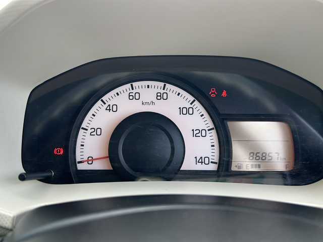 スズキ アルト F 山形県 2017(平29)年 8.7万km シルキーシルバーメタリック ４WD/5速MT/横滑り防止装置/純正オーディオ/（AM/FM/CD/AUX）/D席シートヒーター/スペアキー/社外14インチアルミホイール/純正フロアマット/純正ゴムマット車載/ドアバイザー/スチールホイールサマータイヤ4本車載/（145/80/R13)5mm/取扱説明書/記録簿