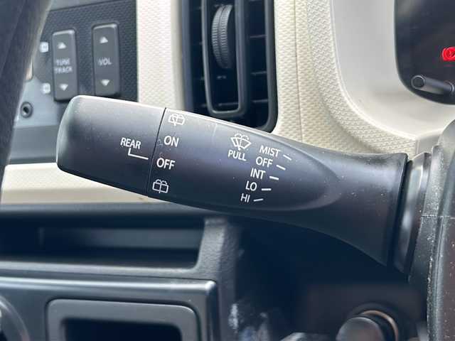 スズキ アルト F 山形県 2017(平29)年 8.7万km シルキーシルバーメタリック ４WD/5速MT/横滑り防止装置/純正オーディオ/（AM/FM/CD/AUX）/D席シートヒーター/スペアキー/社外14インチアルミホイール/純正フロアマット/純正ゴムマット車載/ドアバイザー/スチールホイールサマータイヤ4本車載/（145/80/R13)5mm/取扱説明書/記録簿