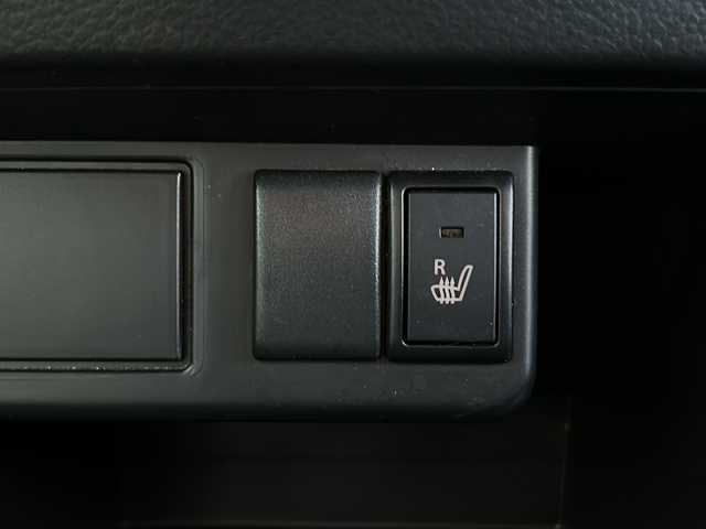 スズキ アルト F 山形県 2017(平29)年 8.7万km シルキーシルバーメタリック ４WD/5速MT/横滑り防止装置/純正オーディオ/（AM/FM/CD/AUX）/D席シートヒーター/スペアキー/社外14インチアルミホイール/純正フロアマット/純正ゴムマット車載/ドアバイザー/スチールホイールサマータイヤ4本車載/（145/80/R13)5mm/取扱説明書/記録簿