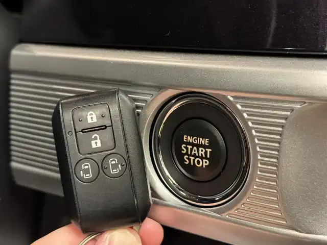 スズキ スペーシア カスタム HYBRID XS 群馬県 2022(令4)年 6.2万km ブルーイッシュブラックパール3 デュアルカメラブレーキサポート/レーダークルーズコントロール/パーキングセンサー/車線逸脱防止機能/オートハイビーム/純正8インチナビ/　フルセグ/BT/CD/DVD/FM/AM/ipod/USB/SD/両側パワースライドドア/ヘッドアップディスプレイ/オートLEDヘッドライト/フォグランプ/ハーフレザーシート/運転席シートヒーター/革巻きステアリング/純正フロアマット/純正15インチAW/ビルトインETC