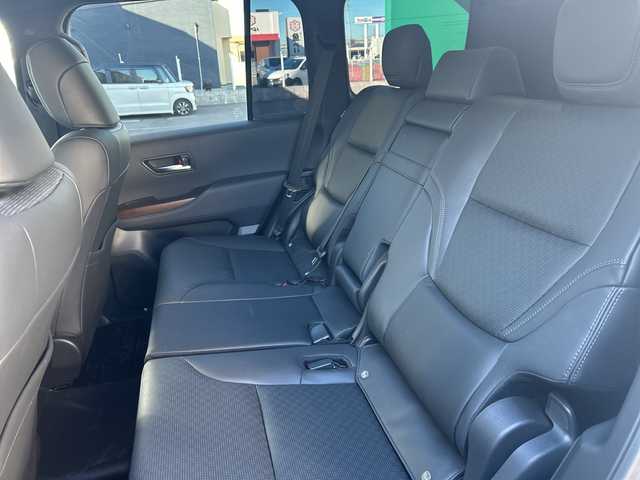 トヨタ ランドクルーザー VX 栃木県 2023(令5)年 1.9万km ホワイトパールクリスタルシャイン チルト＆スライド電動ムーンルーフ/ハンズフリーパワーバックドア/ALPINEデジタルインナーミラー/電動デフロック(リヤ)/ルーフレール(ブラック)/Toyota Safety Sense/・プリクラッシュセーフティ/・レーントレーシングアシスト［LTA］/・ドライバー異常時対応システム/・レーダークルーズコントロール(全車速追従機能付)/・ロードサインアシスト［RSA］/・オートマチックハイビーム［AHB］/先行車発進告知機能［TMN］/ブラインドスポットモニター(後方車両への接近警報・停車時警報機能付)［BSM］/パーキングサポートブレーキ(前後方静止物/後方接近車両/後方歩行者)/パノラミックビューモニター/カラーヘッドアップディスプレイ/マルチテレインモニター/T-Connectナビゲーションシステム/・12.3インチディスプレイ/・地デジ(フルセグ)/・Bluetooth/・Apple CarPlay/Android Auto/本革シート(ブラック)/快適温熱シート+シートベンチレーション/ステアリングヒーター/ZX専用20インチアルミホイール