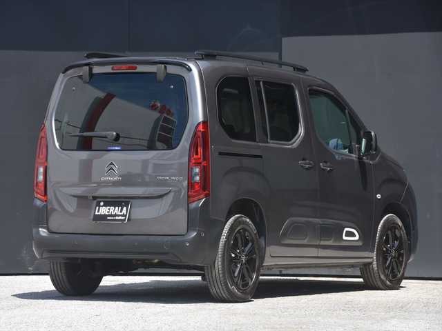シトロエン シトロエン ベルランゴ シャイン ブルーHDi 和歌山県 2023(令5)年 1.6万km グレー ACC /アクティブセーフティブレーキ /ガラスルーフ/前後センサー /Apple carplay /Bカメラ /サイドカメラ /ルーフレール /両側スライドドア /純正AW /サンシェード /ETC/取扱説明書/保証書/スペアキー