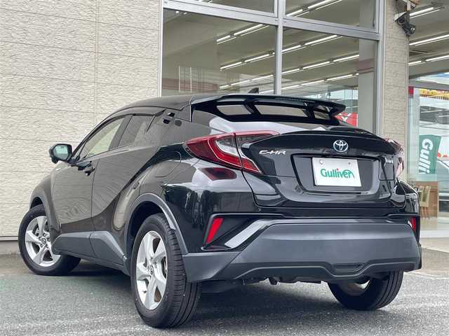 トヨタ Ｃ－ＨＲ S LEDパッケージ 埼玉県 2019(令1)年 6.9万km ブラックマイカ /純正メモリーナビ//フルセグTV//バックカメラ//CD/DVD/Bluetooth//アダプティブクルーズコントロール//ビルトインETC//スマートキー×2//LEDヘッドライト//PCS 衝突軽減ブレーキ//LDA 車線逸脱警報//W.サイド.カーテンエアバッグ//ABS//横滑り防止装置//オートライト&オートハイビーム//プライバシーガラス//ドアバイザー//純正17インチAW//新車時保証書//取扱説明書//ナビ取説