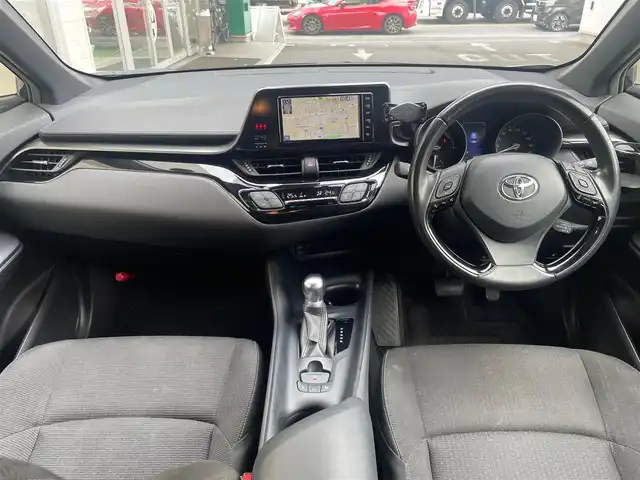 トヨタ Ｃ－ＨＲ S LEDパッケージ 埼玉県 2019(令1)年 6.9万km ブラックマイカ /純正メモリーナビ//フルセグTV//バックカメラ//CD/DVD/Bluetooth//アダプティブクルーズコントロール//ビルトインETC//スマートキー×2//LEDヘッドライト//PCS 衝突軽減ブレーキ//LDA 車線逸脱警報//W.サイド.カーテンエアバッグ//ABS//横滑り防止装置//オートライト&オートハイビーム//プライバシーガラス//ドアバイザー//純正17インチAW//新車時保証書//取扱説明書//ナビ取説