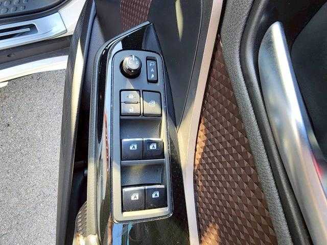 トヨタ Ｃ－ＨＲ G－T 岩手県 2017(平29)年 6.8万km ホワイトパールクリスタルシャイン モデリスタエアロ/純正ナビ/ドラレコ/ＥＴＣ/ＣＤ／ＤＶＤ／ＢＴ／フルセグ/プリクラッシュセーフティ/レーンキープ/ＢＳＭ/純正フロアマット/トノカバー/電動ランバーサポート