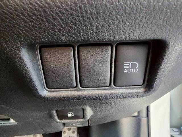 トヨタ Ｃ－ＨＲ G－T 岩手県 2017(平29)年 6.8万km ホワイトパールクリスタルシャイン モデリスタエアロ/純正ナビ/ドラレコ/ＥＴＣ/ＣＤ／ＤＶＤ／ＢＴ／フルセグ/プリクラッシュセーフティ/レーンキープ/ＢＳＭ/純正フロアマット/トノカバー/電動ランバーサポート