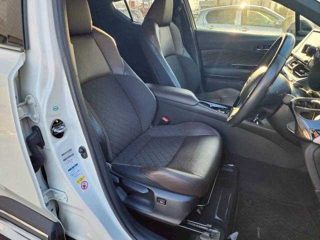 トヨタ Ｃ－ＨＲ G－T 岩手県 2017(平29)年 6.8万km ホワイトパールクリスタルシャイン モデリスタエアロ/純正ナビ/ドラレコ/ＥＴＣ/ＣＤ／ＤＶＤ／ＢＴ／フルセグ/プリクラッシュセーフティ/レーンキープ/ＢＳＭ/純正フロアマット/トノカバー/電動ランバーサポート