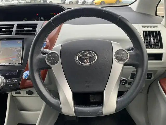 トヨタ プリウス α G 大分県 2012(平24)年 6.5万km ホワイトパールクリスタルシャイン ・社外8インチメモリーナビ(VIE-X003)/・フルセグ/・バックカメラ/・ステアリングスイッチ/・純正ビルトインETC/・ドライブレコーダー/・オートライト/・LEDヘッドライト/・社外シャークフィンアンテナ