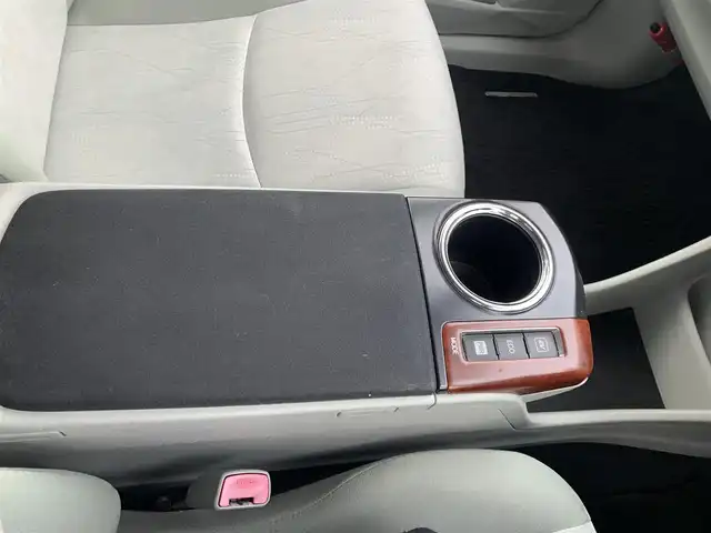 トヨタ プリウス α G 大分県 2012(平24)年 6.5万km ホワイトパールクリスタルシャイン ・社外8インチメモリーナビ(VIE-X003)/・フルセグ/・バックカメラ/・ステアリングスイッチ/・純正ビルトインETC/・ドライブレコーダー/・オートライト/・LEDヘッドライト/・社外シャークフィンアンテナ