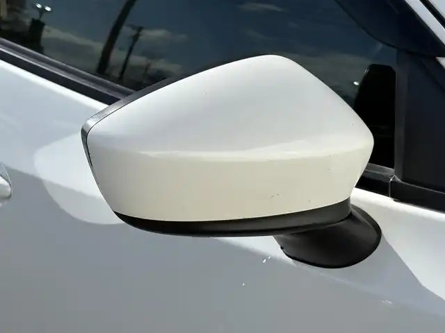 マツダ デミオ XD 岩手県 2014(平26)年 7.6万km スノーフレイクホワイトパールマイカ 禁煙車/ディーゼル/サイドスポイラー/ヘッドアップデュスプレイ/クルーズコントロール/横滑り防止装置/純正ナビ/→フルセグ/Bluetooth/CD/DVD/FM/AM/USB/AUX/ステアリングスイッチ/オートライト/LEDヘッドライト/LEDフォグライト/〇プッシュスタート/〇パドルシフト/〇電動格納ミラー/〇ウィンカーミラー/〇シガーソケット/〇ドアバイザー/〇フロアマット/〇スマートキー/前後ドライブレコーダー/ETC