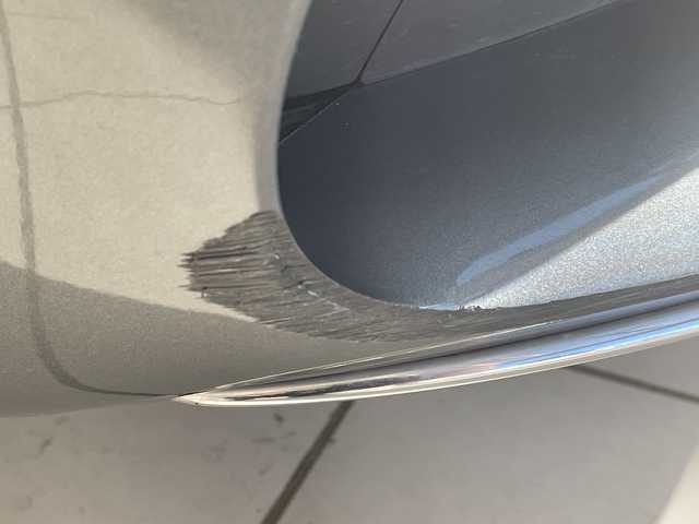 メルセデス・ベンツ Ｃ２２０ｄ ワゴン ローレウスエディション 埼玉県 2019(令1)年 4.2万km ガンＭ 衝突軽減ブレーキ/サンルーフ/Burmesteスピーカー/純正ナビ/全方位カメラ/パワーバックドア/レーダークルーズコントロール/LEDオートライト/革シート/シートヒーター/クーラー/メモリーシート/純正18インチアルミホイール/ブラインドスポットモニター/純正ETC2.0