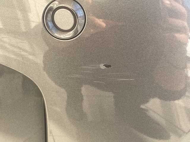 メルセデス・ベンツ Ｃ２２０ｄ ワゴン ローレウスエディション 埼玉県 2019(令1)年 4.2万km ガンＭ 衝突軽減ブレーキ/サンルーフ/Burmesteスピーカー/純正ナビ/全方位カメラ/パワーバックドア/レーダークルーズコントロール/LEDオートライト/革シート/シートヒーター/クーラー/メモリーシート/純正18インチアルミホイール/ブラインドスポットモニター/純正ETC2.0