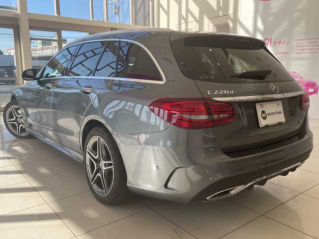 メルセデス・ベンツ Ｃ２２０ｄ ワゴン ローレウスエディション 埼玉県 2019(令1)年 4.2万km ガンＭ 衝突軽減ブレーキ/サンルーフ/Burmesteスピーカー/純正ナビ/全方位カメラ/パワーバックドア/レーダークルーズコントロール/LEDオートライト/革シート/シートヒーター/クーラー/メモリーシート/純正18インチアルミホイール/ブラインドスポットモニター/純正ETC2.0