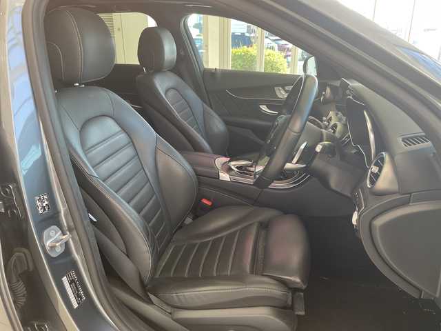 メルセデス・ベンツ Ｃ２２０ｄ ワゴン ローレウスエディション 埼玉県 2019(令1)年 4.2万km ガンＭ 衝突軽減ブレーキ/サンルーフ/Burmesteスピーカー/純正ナビ/全方位カメラ/パワーバックドア/レーダークルーズコントロール/LEDオートライト/革シート/シートヒーター/クーラー/メモリーシート/純正18インチアルミホイール/ブラインドスポットモニター/純正ETC2.0