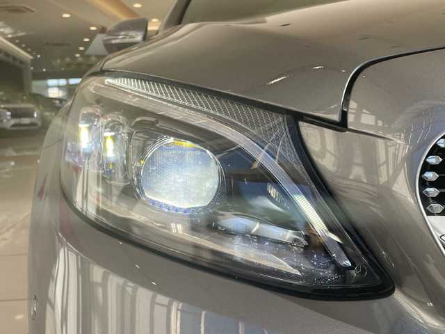 メルセデス・ベンツ Ｃ２２０ｄ ワゴン ローレウスエディション 埼玉県 2019(令1)年 4.2万km ガンＭ 衝突軽減ブレーキ/サンルーフ/Burmesteスピーカー/純正ナビ/全方位カメラ/パワーバックドア/レーダークルーズコントロール/LEDオートライト/革シート/シートヒーター/クーラー/メモリーシート/純正18インチアルミホイール/ブラインドスポットモニター/純正ETC2.0