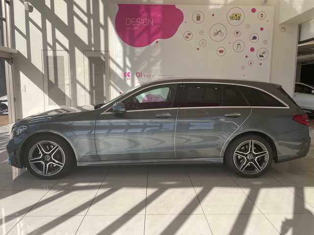 メルセデス・ベンツ Ｃ２２０ｄ ワゴン ローレウスエディション 埼玉県 2019(令1)年 4.2万km ガンＭ 衝突軽減ブレーキ/サンルーフ/Burmesteスピーカー/純正ナビ/全方位カメラ/パワーバックドア/レーダークルーズコントロール/LEDオートライト/革シート/シートヒーター/クーラー/メモリーシート/純正18インチアルミホイール/ブラインドスポットモニター/純正ETC2.0