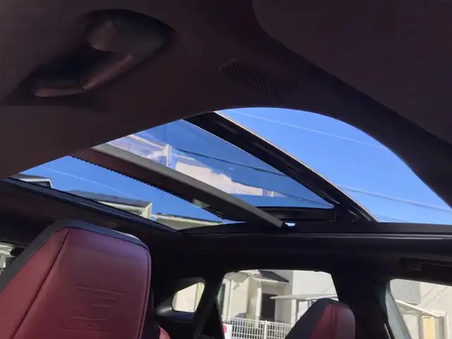 レクサス ＲＸ 350 Fスポーツ 兵庫県 2023(令5)年 2.7万km グラファイトブラックガラスフレーク ワンオーナー/純正ナビ/Bluetooth/FM/AM/パノラミックビューモニター(床下透過映像表示)/ビルトインETC2.0/パノラマルーフ/ルーフレール/デジタルインナーミラー/純正前後ドライブレコーダー/輻射ヒーター/ハンズフリーパワーバックドア/プリクラッシュセーフティ/レーンディパーチャーアラート/レーンチェンジアシスト/F/R クロストラフィックアラート/ブラインドスポットモニター/レーダークルーズコントロール/安心降車アシスト/後方・周辺 車両接近サポート/パーキングサポートブレーキ/リヤカメラディテクション/前後クリアランスソナー/オートマチックハイビーム/ヘッドアップディスプレイ/LEDヘッドライト/フォグランプ/オートライト/ステアリングスイッチ/D/N パワーシート/D/N シートヒーター/D/N エアーシート/ステアリングヒーター/パドルシフト/革巻きステアリング/アイドリングストップ/横滑り防止装置/ISOFIX/純正フロアマット/新車時保証書/取扱説明書