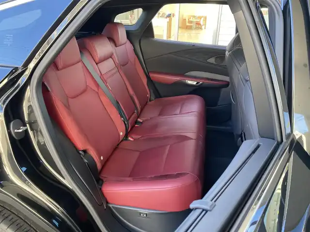 レクサス ＲＸ 350 Fスポーツ 兵庫県 2023(令5)年 2.7万km グラファイトブラックガラスフレーク ワンオーナー/純正ナビ/Bluetooth/FM/AM/パノラミックビューモニター(床下透過映像表示)/ビルトインETC2.0/パノラマルーフ/ルーフレール/デジタルインナーミラー/純正前後ドライブレコーダー/輻射ヒーター/ハンズフリーパワーバックドア/プリクラッシュセーフティ/レーンディパーチャーアラート/レーンチェンジアシスト/F/R クロストラフィックアラート/ブラインドスポットモニター/レーダークルーズコントロール/安心降車アシスト/後方・周辺 車両接近サポート/パーキングサポートブレーキ/リヤカメラディテクション/前後クリアランスソナー/オートマチックハイビーム/ヘッドアップディスプレイ/LEDヘッドライト/フォグランプ/オートライト/ステアリングスイッチ/D/N パワーシート/D/N シートヒーター/D/N エアーシート/ステアリングヒーター/パドルシフト/革巻きステアリング/アイドリングストップ/横滑り防止装置/ISOFIX/純正フロアマット/新車時保証書/取扱説明書