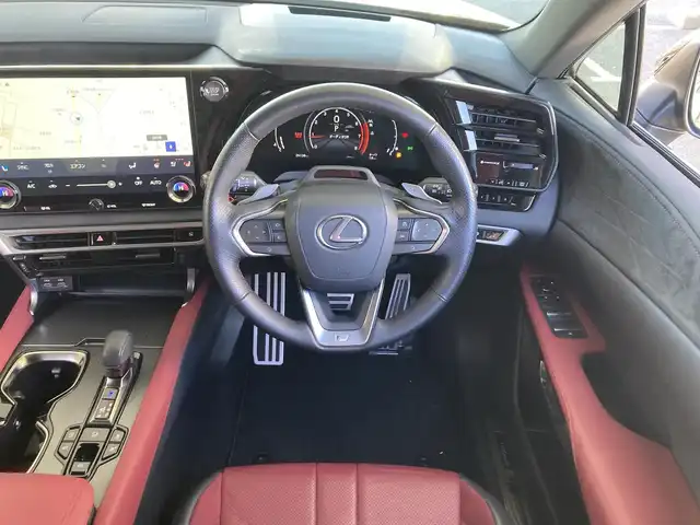 レクサス ＲＸ 350 Fスポーツ 兵庫県 2023(令5)年 2.7万km グラファイトブラックガラスフレーク ワンオーナー/純正ナビ/Bluetooth/FM/AM/パノラミックビューモニター(床下透過映像表示)/ビルトインETC2.0/パノラマルーフ/ルーフレール/デジタルインナーミラー/純正前後ドライブレコーダー/輻射ヒーター/ハンズフリーパワーバックドア/プリクラッシュセーフティ/レーンディパーチャーアラート/レーンチェンジアシスト/F/R クロストラフィックアラート/ブラインドスポットモニター/レーダークルーズコントロール/安心降車アシスト/後方・周辺 車両接近サポート/パーキングサポートブレーキ/リヤカメラディテクション/前後クリアランスソナー/オートマチックハイビーム/ヘッドアップディスプレイ/LEDヘッドライト/フォグランプ/オートライト/ステアリングスイッチ/D/N パワーシート/D/N シートヒーター/D/N エアーシート/ステアリングヒーター/パドルシフト/革巻きステアリング/アイドリングストップ/横滑り防止装置/ISOFIX/純正フロアマット/新車時保証書/取扱説明書