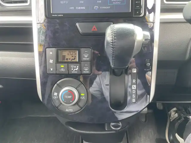 ダイハツ タント カスタム RS トップED SA Ⅲ 神奈川県 2017(平29)年 6.3万km パールホワイトⅢ ワンオーナー/スマートシスト3/純正ナビ/CD/DVD/フルセグ/Bluetooth/バックカメラ/ETC車載器/両側パワースライドドア/LEDヘッドランプ/運転席シートヒーター/合皮/ファブリックコンビシート/社外アルミ(純正アルミ車内あり)/スマートキー/保証書/取説あり
