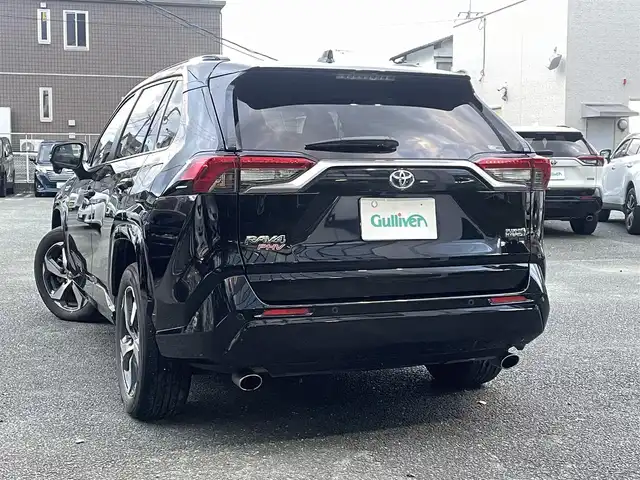 トヨタ ＲＡＶ４ ＰＨＶ G 熊本県 2022(令4)年 11.4万km アティチュードブラックマイカ サンルーフ/ワンオーナー/プッシュスタート/純正ナビ/（フルセグTV・BTオーディオ）/バックカメラ/ビルトインETC/純正18インチAW/レーダークルーズ/ルーフレール/ハーフレザーシート/右前席パワーシート/前席シートヒーター/ステアリングヒーター/前後コーナーセンサー/横滑り防止装置/ウィンカーミラー/純正フロアマット/新車保証書/取扱説明書