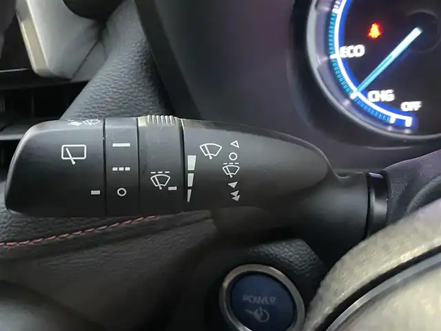トヨタ ＲＡＶ４ ＰＨＶ G 熊本県 2022(令4)年 11.4万km アティチュードブラックマイカ サンルーフ/ワンオーナー/プッシュスタート/純正ナビ/（フルセグTV・BTオーディオ）/バックカメラ/ビルトインETC/純正18インチAW/レーダークルーズ/ルーフレール/ハーフレザーシート/右前席パワーシート/前席シートヒーター/ステアリングヒーター/前後コーナーセンサー/横滑り防止装置/ウィンカーミラー/純正フロアマット/新車保証書/取扱説明書