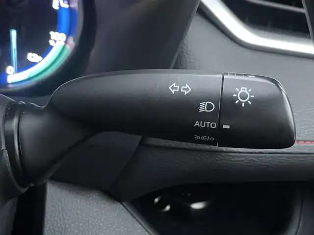 トヨタ ＲＡＶ４ ＰＨＶ G 熊本県 2022(令4)年 11.4万km アティチュードブラックマイカ サンルーフ/ワンオーナー/プッシュスタート/純正ナビ/（フルセグTV・BTオーディオ）/バックカメラ/ビルトインETC/純正18インチAW/レーダークルーズ/ルーフレール/ハーフレザーシート/右前席パワーシート/前席シートヒーター/ステアリングヒーター/前後コーナーセンサー/横滑り防止装置/ウィンカーミラー/純正フロアマット/新車保証書/取扱説明書