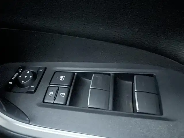 トヨタ ＲＡＶ４ ＰＨＶ G 熊本県 2022(令4)年 11.4万km アティチュードブラックマイカ サンルーフ/ワンオーナー/プッシュスタート/純正ナビ/（フルセグTV・BTオーディオ）/バックカメラ/ビルトインETC/純正18インチAW/レーダークルーズ/ルーフレール/ハーフレザーシート/右前席パワーシート/前席シートヒーター/ステアリングヒーター/前後コーナーセンサー/横滑り防止装置/ウィンカーミラー/純正フロアマット/新車保証書/取扱説明書