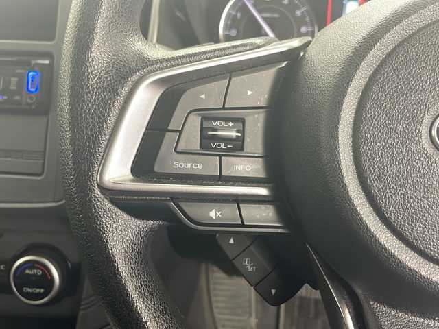 スバル インプレッサ スポーツ 1．6i－Lアイサイト 道央・札幌 2016(平28)年 2.4万km アイスシルバーメタリック ・4WD/・社外オーディオ&USB&AUX/・アイサイト/・レーダークルーズコントロール/・パドルシフト/・衝突軽減ブレーキ/・オートライト/・社外16インチAW