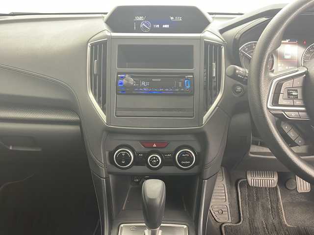 スバル インプレッサ スポーツ 1．6i－Lアイサイト 道央・札幌 2016(平28)年 2.4万km アイスシルバーメタリック ・4WD/・社外オーディオ&USB&AUX/・アイサイト/・レーダークルーズコントロール/・パドルシフト/・衝突軽減ブレーキ/・オートライト/・社外16インチAW