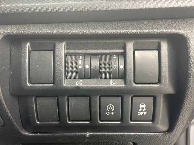 スバル インプレッサ スポーツ 1．6i－Lアイサイト 道央・札幌 2016(平28)年 2.4万km アイスシルバーメタリック ・4WD/・社外オーディオ&USB&AUX/・アイサイト/・レーダークルーズコントロール/・パドルシフト/・衝突軽減ブレーキ/・オートライト/・社外16インチAW