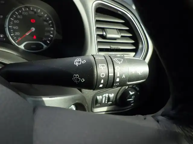 クライスラー・ジープ ジープ レネゲード リミテッド 千葉県 2023(令5)年 2万km 黒 自動緊急ブレーキ/自動パーキングブレーキ/ブラインドスポット警告/レーンセンス/ブラックレザーシート/運転席パワーシート/純正ナビ/【Bluetooth接続】/バックカメラ/革巻きステアリング/ステアリングスイッチ/ETC（2.0）/LEDヘッドライト/リアコーナーセンサー/純正17インチアルミホイル/サイド/カーテンエアバッグ/スマートキー