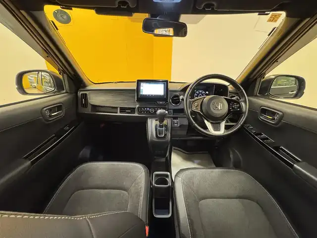 ホンダ Ｎ ＯＮＥ プレミアム 群馬県 2021(令3)年 7.5万km クリスタルブラックパール 安全装備/・衝突軽減ブレーキ/・横滑り防止/・オートライト/・リアコーナーセンサー/・クルーズコントロール/・レーンキープアシスト/社外７インチナビ/・AM/FM/フルセグTV/・Bluetooth/SD/・HDMI/バックカメラ/前席シートヒーター/オートホールド/電動パーキング/純正フロアマット/純正ドアバイザー/純正14インチアルミホイール/プッシュスタート/スマートキー