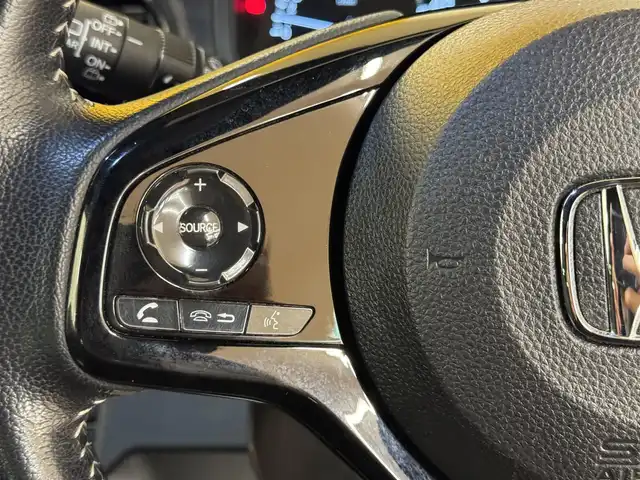 ホンダ Ｎ ＯＮＥ プレミアム 群馬県 2021(令3)年 7.5万km クリスタルブラックパール 安全装備/・衝突軽減ブレーキ/・横滑り防止/・オートライト/・リアコーナーセンサー/・クルーズコントロール/・レーンキープアシスト/社外７インチナビ/・AM/FM/フルセグTV/・Bluetooth/SD/・HDMI/バックカメラ/前席シートヒーター/オートホールド/電動パーキング/純正フロアマット/純正ドアバイザー/純正14インチアルミホイール/プッシュスタート/スマートキー