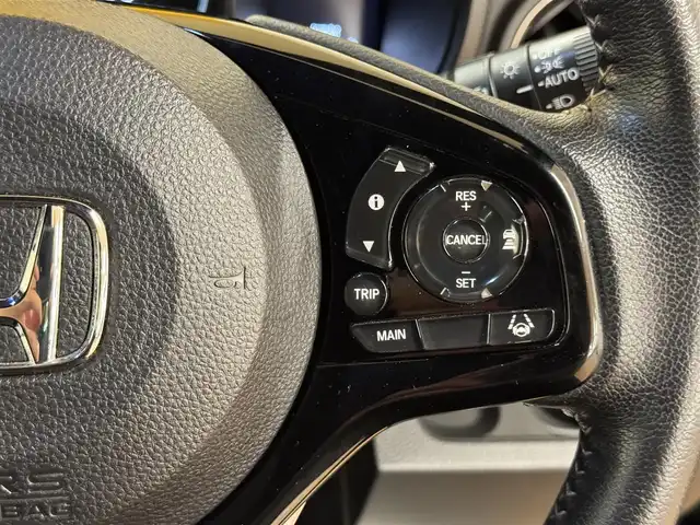 ホンダ Ｎ ＯＮＥ プレミアム 群馬県 2021(令3)年 7.5万km クリスタルブラックパール 安全装備/・衝突軽減ブレーキ/・横滑り防止/・オートライト/・リアコーナーセンサー/・クルーズコントロール/・レーンキープアシスト/社外７インチナビ/・AM/FM/フルセグTV/・Bluetooth/SD/・HDMI/バックカメラ/前席シートヒーター/オートホールド/電動パーキング/純正フロアマット/純正ドアバイザー/純正14インチアルミホイール/プッシュスタート/スマートキー