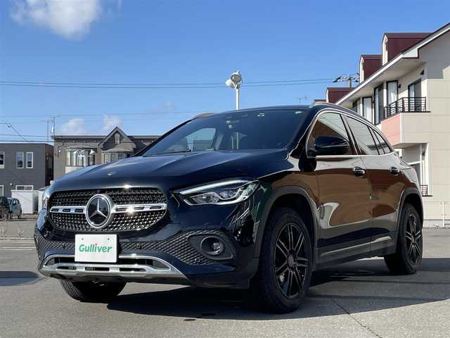 メルセデス・ベンツ ＧＬＡ２００ｄ 4マチック 道央・札幌 2021(令3)年 2.5万km コスモスブラック ４ＷＤ/ワンオーナー/プッシュスタート/純正ナビ(AM/FM/BT/USB)/ワンセグ(走行中視聴可能)/ステアリングスイッチ/ステアリングアシスト/クルーズコントロール/ブラインドスポットモニター/ヘッドアップディスプレイ/オートライト/フォグランプ/ブレーキアシスト/アイドリングストップ/レーンキープアシスト/横滑り防止装置/シートヒーター/パワーシート/ドライブレコーダー/コーナーセンサー/サンルーフ/ビルトインETC(2.0)/パワーバックドア/積込夏タイヤ/　　(純正AW 235/55R18 21年製 溝4mm)