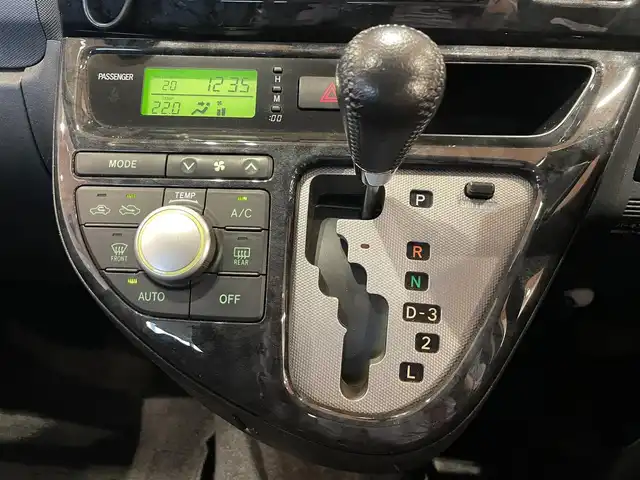 トヨタ ウィッシュ X リミテッド 道央・札幌 2006(平18)年 17万km ブラックマイカ 4WD/社外メモリナビ/　・フルセグTV/　・CD/DVD/USB/　・Bluetooth/3列シート/寒冷地仕様/取扱説明書/保証書/点検整備記録簿（H25/27/29/30/R1/2/3/5）