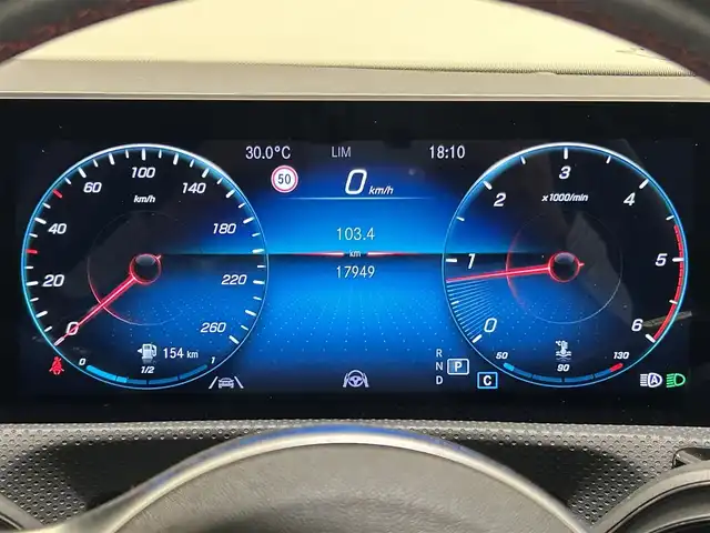 メルセデス・ベンツ ＣＬＡ２００ｄ Sブレーク AMGライン 福岡県 2020(令2)年 1.8万km コスモスブラック パノラミックスライディングルーフ　/レーダーセーフティーＰＫＧ　/アドバンスドＰＫＧ　/ナビゲーションＰＫＧ　/純正ナビ／ＴＶ　/３６０°カメラ　/アンビエントライト　/ＡＣＣ／ＢＳＭ／ＨＵＤ　/純正１８インチＡＷ
