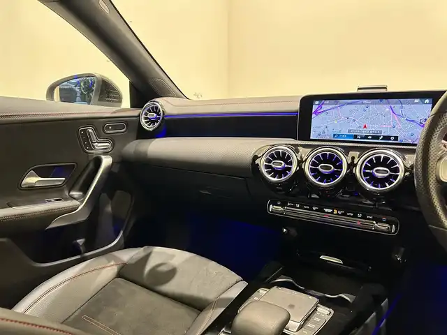メルセデス・ベンツ ＣＬＡ２００ｄ Sブレーク AMGライン 福岡県 2020(令2)年 1.8万km コスモスブラック パノラミックスライディングルーフ　/レーダーセーフティーＰＫＧ　/アドバンスドＰＫＧ　/ナビゲーションＰＫＧ　/純正ナビ／ＴＶ　/３６０°カメラ　/アンビエントライト　/ＡＣＣ／ＢＳＭ／ＨＵＤ　/純正１８インチＡＷ