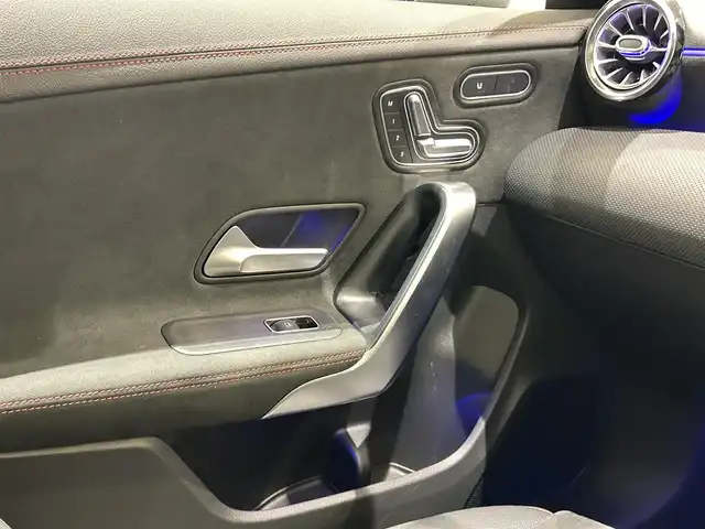 メルセデス・ベンツ ＣＬＡ２００ｄ Sブレーク AMGライン 福岡県 2020(令2)年 1.8万km コスモスブラック パノラミックスライディングルーフ　/レーダーセーフティーＰＫＧ　/アドバンスドＰＫＧ　/ナビゲーションＰＫＧ　/純正ナビ／ＴＶ　/３６０°カメラ　/アンビエントライト　/ＡＣＣ／ＢＳＭ／ＨＵＤ　/純正１８インチＡＷ