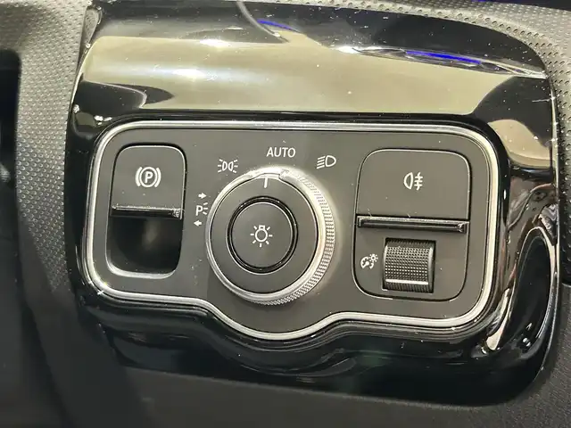 メルセデス・ベンツ ＣＬＡ２００ｄ Sブレーク AMGライン 福岡県 2020(令2)年 1.8万km コスモスブラック パノラミックスライディングルーフ　/レーダーセーフティーＰＫＧ　/アドバンスドＰＫＧ　/ナビゲーションＰＫＧ　/純正ナビ／ＴＶ　/３６０°カメラ　/アンビエントライト　/ＡＣＣ／ＢＳＭ／ＨＵＤ　/純正１８インチＡＷ