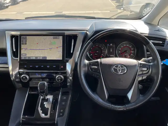 トヨタ ヴェルファイア Z Gエディション 石川県 2018(平30)年 5万km ホワイトパールクリスタルシャイン 純正10型ナビ/フルセグTV/バックカメラ/両側パワースライド/革シート/シートヒーター＆クーラー/パワーバックドア/デジタルミラー/ブラインドスポットモニター/トヨタセーフティセンス/レーダークルーズ/純正アルミホイール/フリップダウンモニター/ビルトインETC/ドライブレコーダー/ハンドルヒーター/パワーシート/オートライト