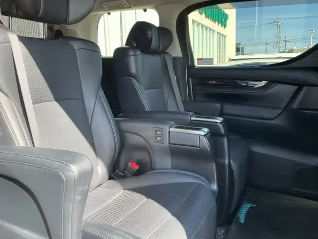 トヨタ ヴェルファイア Z Gエディション 石川県 2018(平30)年 5万km ホワイトパールクリスタルシャイン 純正10型ナビ/フルセグTV/バックカメラ/両側パワースライド/革シート/シートヒーター＆クーラー/パワーバックドア/デジタルミラー/ブラインドスポットモニター/トヨタセーフティセンス/レーダークルーズ/純正アルミホイール/フリップダウンモニター/ビルトインETC/ドライブレコーダー/ハンドルヒーター/パワーシート/オートライト