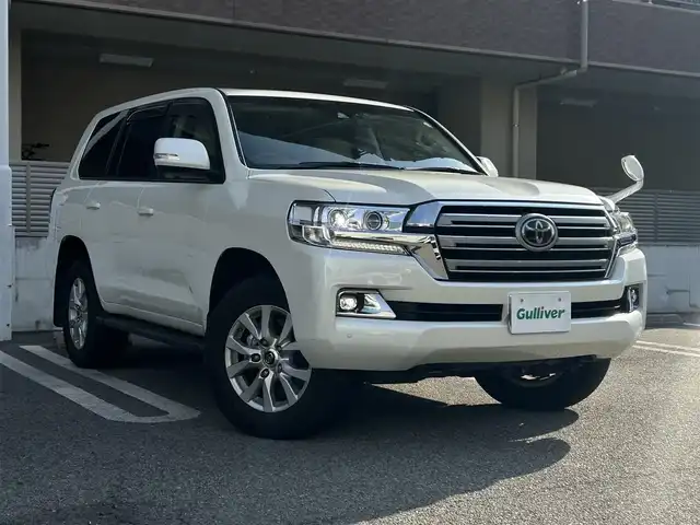 トヨタ ランドクルーザー AX Gセレクション 大阪府 2019(令1)年 2.9万km ホワイトパールクリスタルシャイン ワンオーナー/チルト＆スライド電動ムーンルーフ/ベージュ革シート/パワーシート/シートヒーター/ステアリングヒーター/純正ナビ（NSZT-W68T）/・フルセグTV/BT/AM/FM/バックカメラ/トヨタセーフティーセンス/・プリクラッシュセーフティー/・レーンディパーチャーアラート/・オートマチックハイビーム/・レーダークルーズコントロール/クリアランスソナー＆バックソナー/LEDヘッドライト/純正18インチアルミホイール/ETC2.0/ドライブレコーダー（TZ-D205W）/保証書/取扱説明