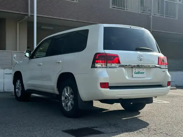 トヨタ ランドクルーザー AX Gセレクション 大阪府 2019(令1)年 2.9万km ホワイトパールクリスタルシャイン ワンオーナー/チルト＆スライド電動ムーンルーフ/ベージュ革シート/パワーシート/シートヒーター/ステアリングヒーター/純正ナビ（NSZT-W68T）/・フルセグTV/BT/AM/FM/バックカメラ/トヨタセーフティーセンス/・プリクラッシュセーフティー/・レーンディパーチャーアラート/・オートマチックハイビーム/・レーダークルーズコントロール/クリアランスソナー＆バックソナー/LEDヘッドライト/純正18インチアルミホイール/ETC2.0/ドライブレコーダー（TZ-D205W）/保証書/取扱説明