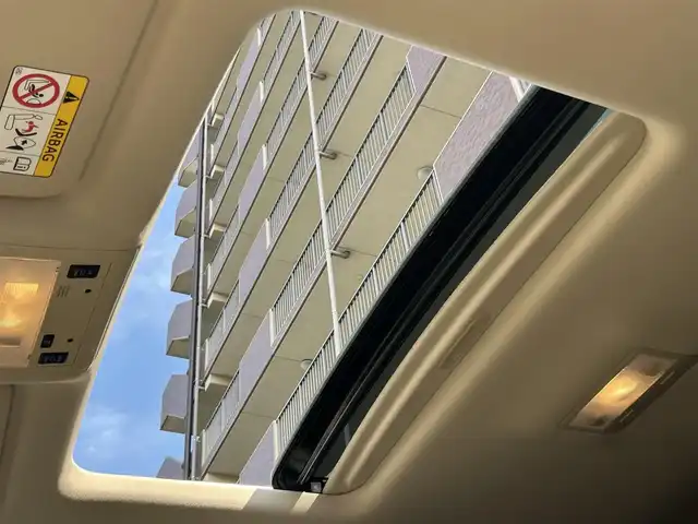 トヨタ ランドクルーザー AX Gセレクション 大阪府 2019(令1)年 2.9万km ホワイトパールクリスタルシャイン ワンオーナー/チルト＆スライド電動ムーンルーフ/ベージュ革シート/パワーシート/シートヒーター/ステアリングヒーター/純正ナビ（NSZT-W68T）/・フルセグTV/BT/AM/FM/バックカメラ/トヨタセーフティーセンス/・プリクラッシュセーフティー/・レーンディパーチャーアラート/・オートマチックハイビーム/・レーダークルーズコントロール/クリアランスソナー＆バックソナー/LEDヘッドライト/純正18インチアルミホイール/ETC2.0/ドライブレコーダー（TZ-D205W）/保証書/取扱説明