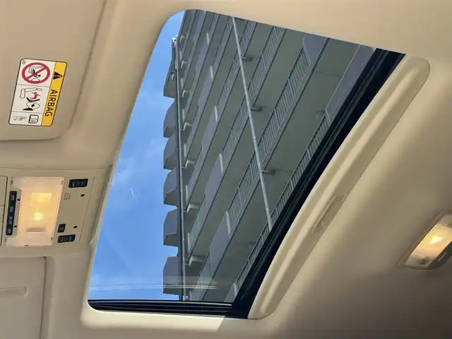 トヨタ ランドクルーザー AX Gセレクション 大阪府 2019(令1)年 2.9万km ホワイトパールクリスタルシャイン ワンオーナー/チルト＆スライド電動ムーンルーフ/ベージュ革シート/パワーシート/シートヒーター/ステアリングヒーター/純正ナビ（NSZT-W68T）/・フルセグTV/BT/AM/FM/バックカメラ/トヨタセーフティーセンス/・プリクラッシュセーフティー/・レーンディパーチャーアラート/・オートマチックハイビーム/・レーダークルーズコントロール/クリアランスソナー＆バックソナー/LEDヘッドライト/純正18インチアルミホイール/ETC2.0/ドライブレコーダー（TZ-D205W）/保証書/取扱説明