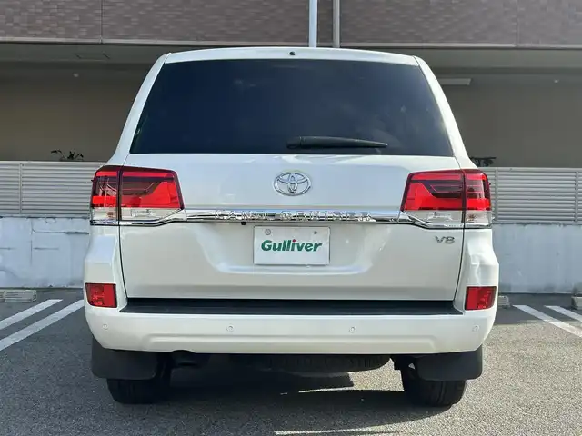トヨタ ランドクルーザー AX Gセレクション 大阪府 2019(令1)年 2.9万km ホワイトパールクリスタルシャイン ワンオーナー/チルト＆スライド電動ムーンルーフ/ベージュ革シート/パワーシート/シートヒーター/ステアリングヒーター/純正ナビ（NSZT-W68T）/・フルセグTV/BT/AM/FM/バックカメラ/トヨタセーフティーセンス/・プリクラッシュセーフティー/・レーンディパーチャーアラート/・オートマチックハイビーム/・レーダークルーズコントロール/クリアランスソナー＆バックソナー/LEDヘッドライト/純正18インチアルミホイール/ETC2.0/ドライブレコーダー（TZ-D205W）/保証書/取扱説明