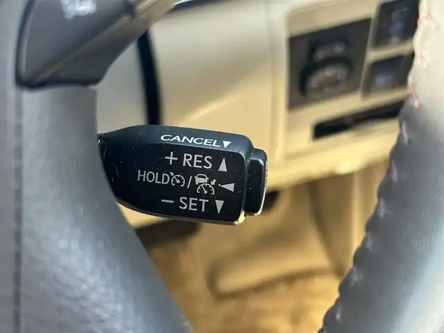 トヨタ ランドクルーザー AX Gセレクション 大阪府 2019(令1)年 2.9万km ホワイトパールクリスタルシャイン ワンオーナー/チルト＆スライド電動ムーンルーフ/ベージュ革シート/パワーシート/シートヒーター/ステアリングヒーター/純正ナビ（NSZT-W68T）/・フルセグTV/BT/AM/FM/バックカメラ/トヨタセーフティーセンス/・プリクラッシュセーフティー/・レーンディパーチャーアラート/・オートマチックハイビーム/・レーダークルーズコントロール/クリアランスソナー＆バックソナー/LEDヘッドライト/純正18インチアルミホイール/ETC2.0/ドライブレコーダー（TZ-D205W）/保証書/取扱説明